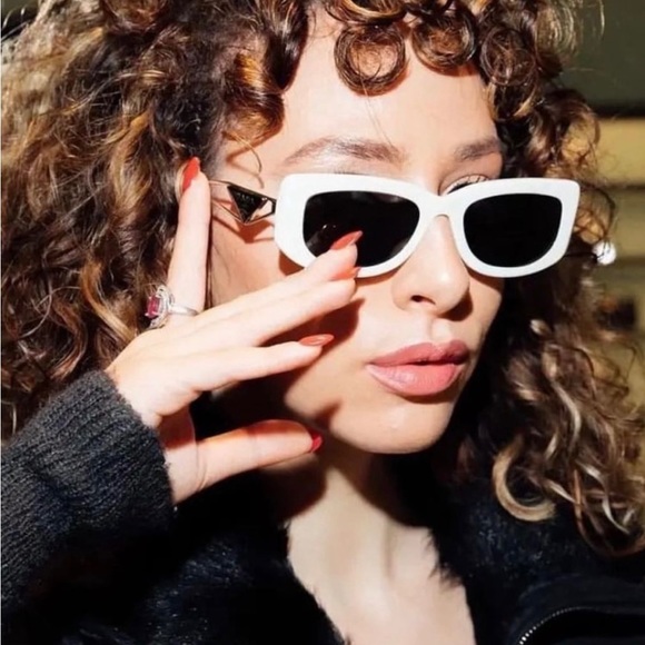 PRADA ULTRA COOL FRAMES WITH METAL ARMS THAT FEATURE THE SIGNATURE TRIANGLE LOGO - Picture 1 of 16